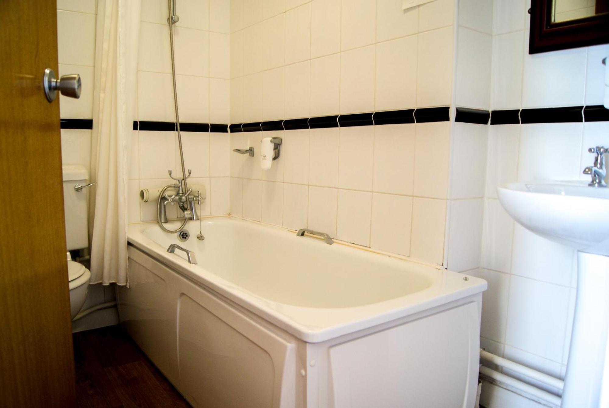 Standard Single Room,63028600:JPEG